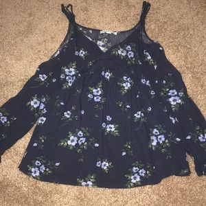 American Eagle top!!